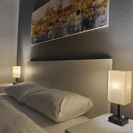 Cozy-Stay I, 2-Room Flat For Vacation & Messe, Duesseldorf, Perfect Connectivity 公寓 拉廷根