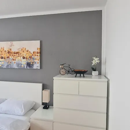 Cozy-Stay I, 2-Room Flat For Vacation & Messe, Duesseldorf, Perfect Connectivity 公寓
