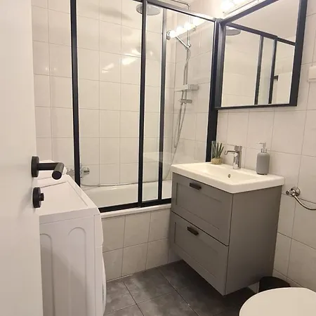 Cozy-Stay, 2-Room Flat For Vacation & Messe, Perfect Connectivity